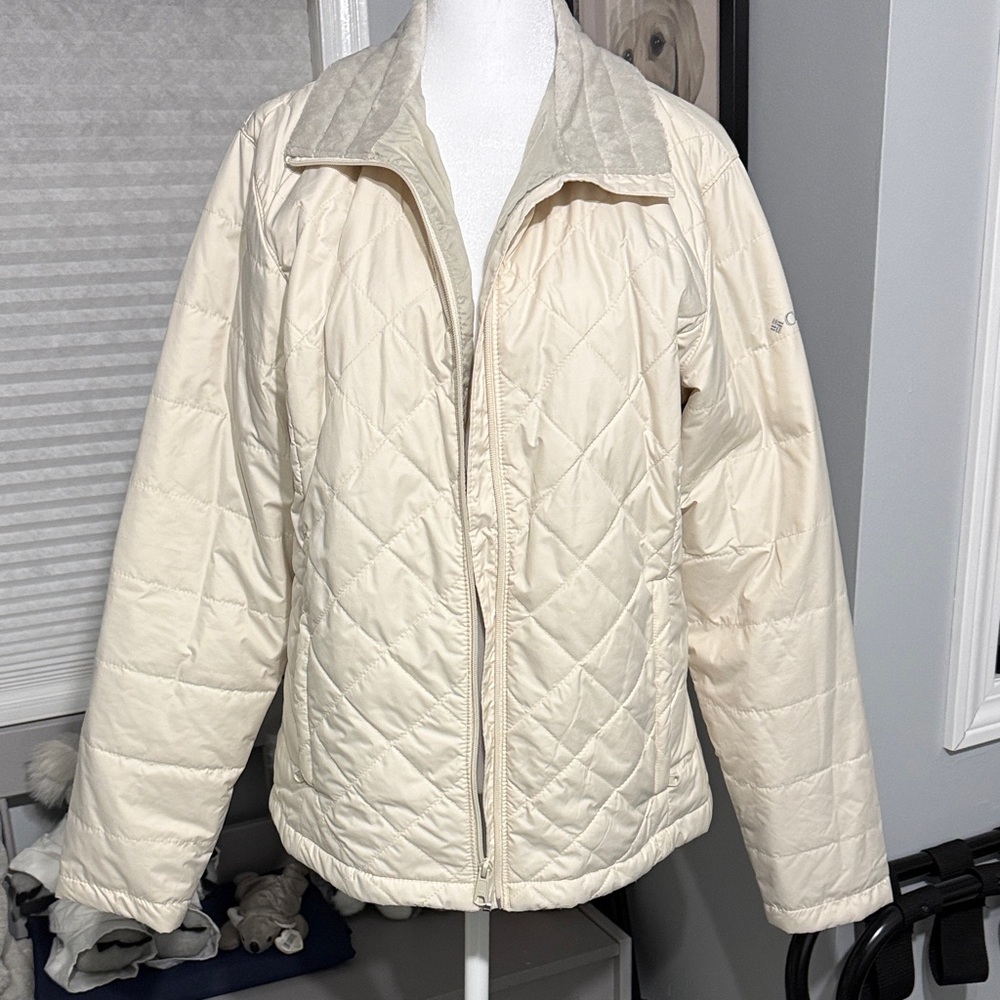 Columbia Women's Cream Quilted Puffer Jacket